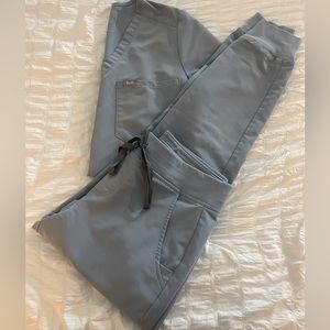 FIGS XS one pocket top and jogger set- light blue/gray